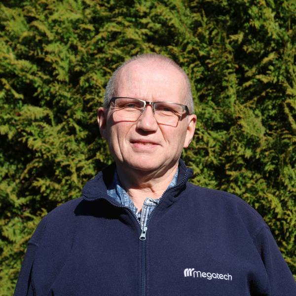 Dietmar Wirths (61) ist nicht nur der dienstältestes Produktionsmitarbeiter von Megatech Industries in Waldbröl-Hermesdorf, sondern dort der älteste überhaupt. Ein Jahr vor der Rente verliert er dort seinen Job.