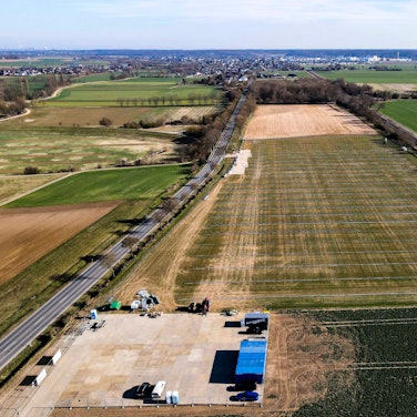 Das Luftbild zeigt das Areal, auf dem der Solarpark entstehen soll.
