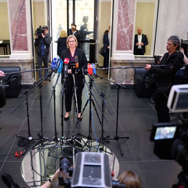 nke Rehlinger (SPD, M), Ministerpräsidentin des Saarlands und amtierende Bundesratspräsidentin, äußert sich nach der Abstimmung in der Plenarsitzung im Deutschen Bundesrat.
