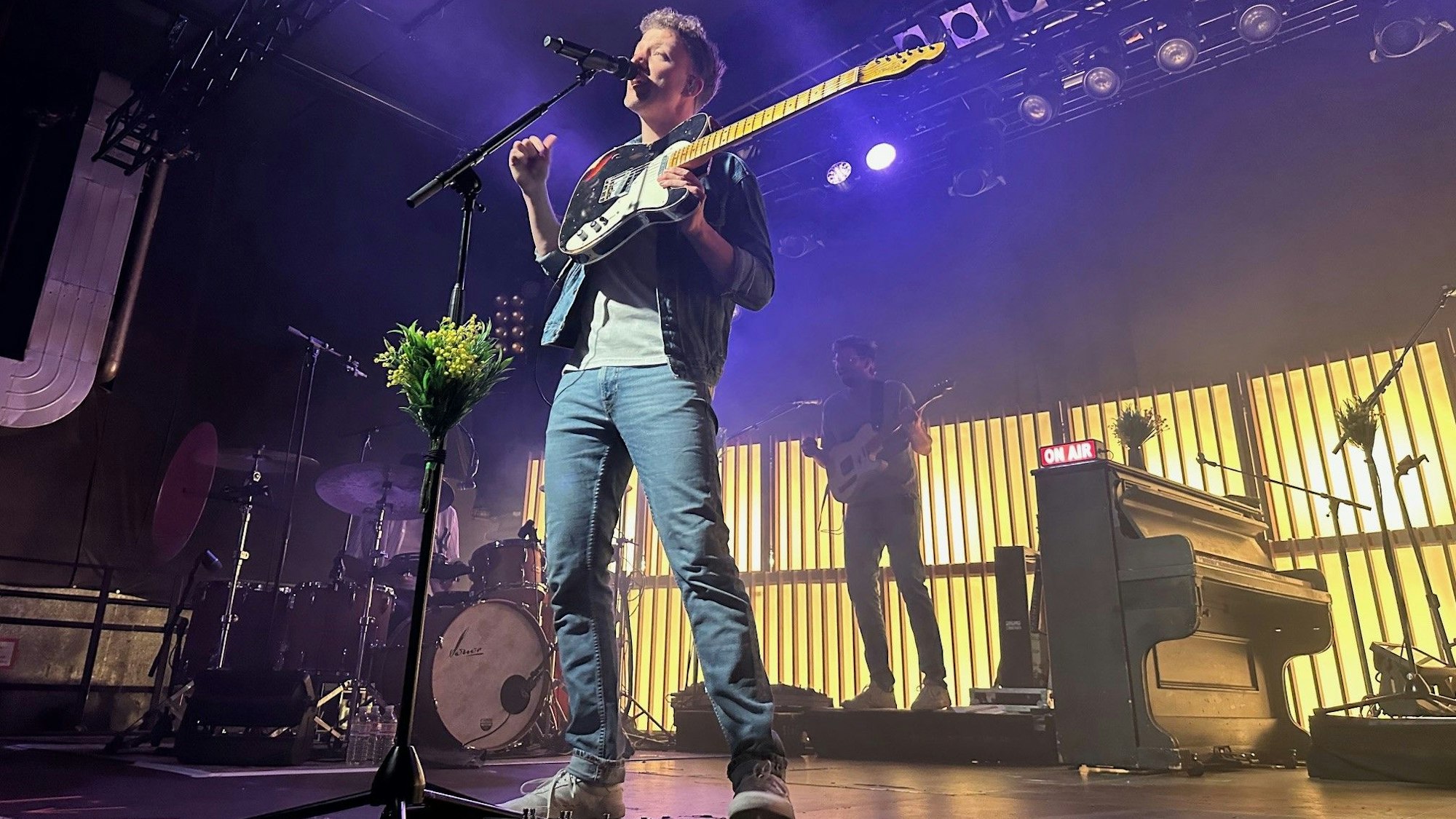 Seine Kölner Fans freuten sich hörbar, Joris wieder live und mit neuer Musik erleben zu können.
