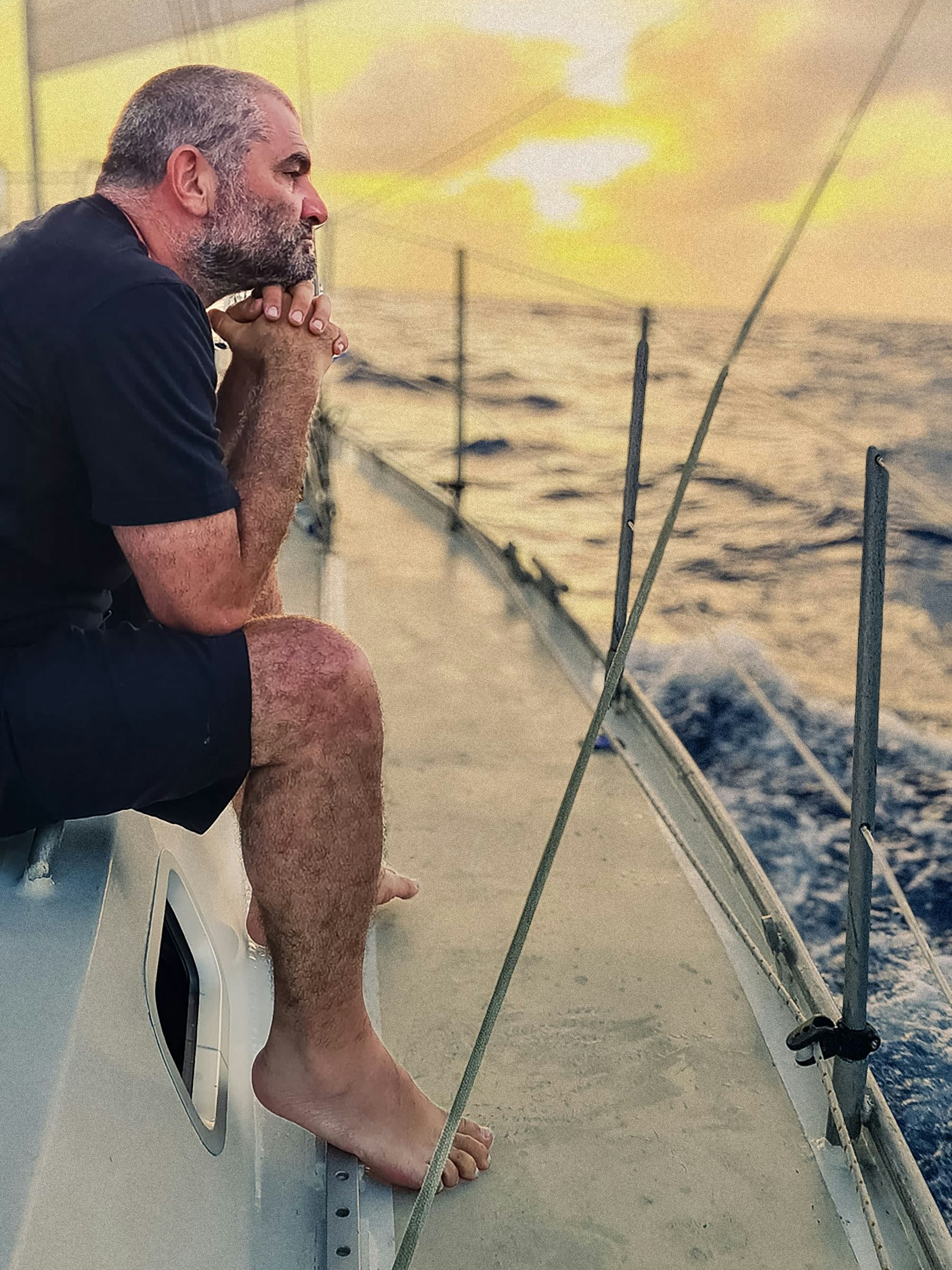 Michael Atug auf dem Segelboot.