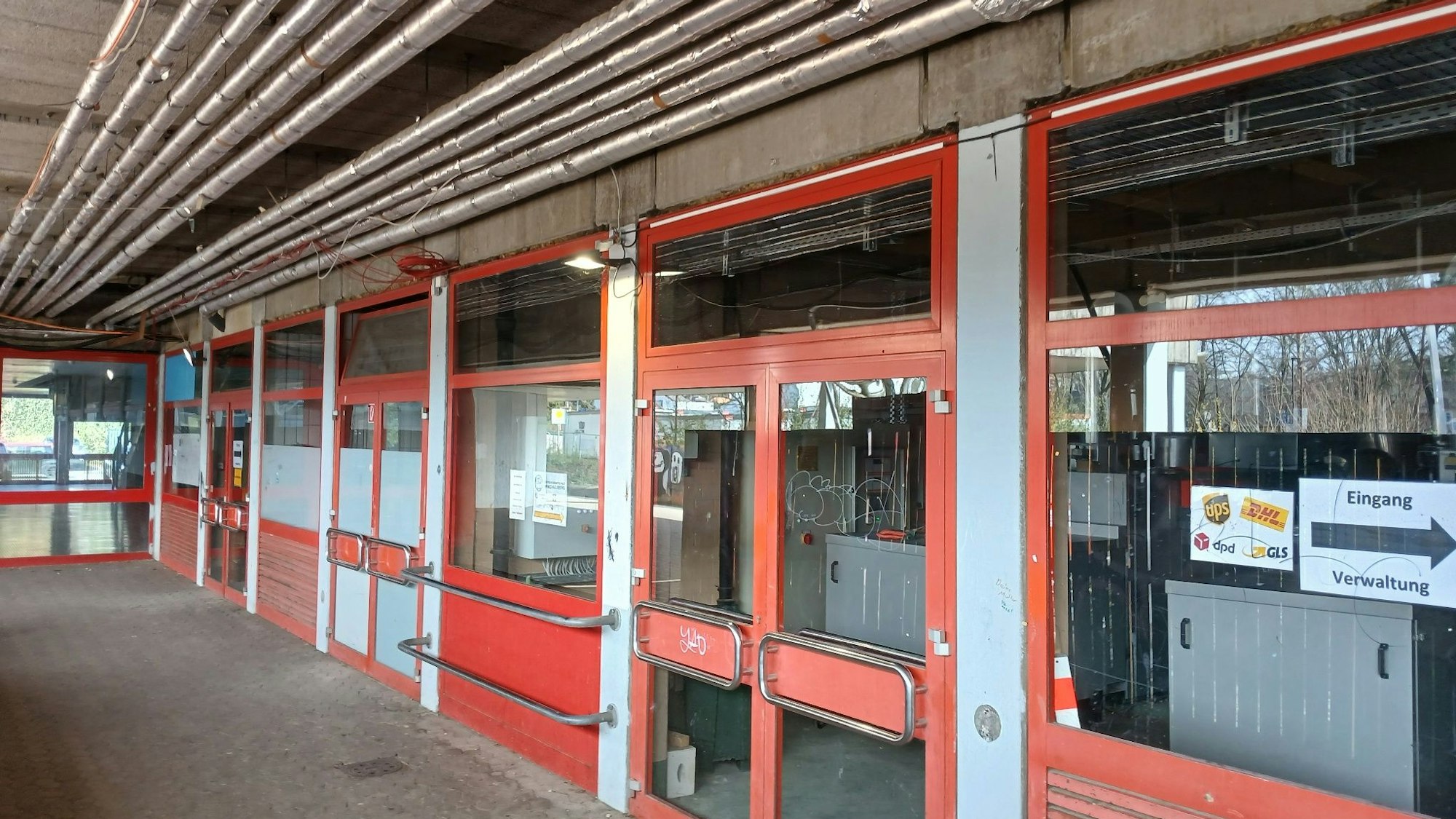 Schulzentrum Neuenhof, Mensagebäude