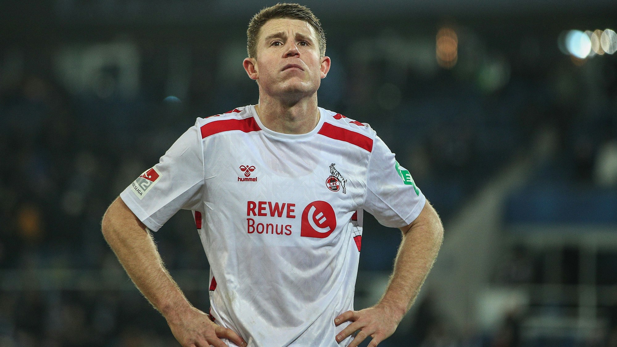 Dominique Heintz fehlt dem 1. FC Köln im schweren Auswärtsspiel beim Tabellendritten SC Paderborn - und womöglich auch noch länger.