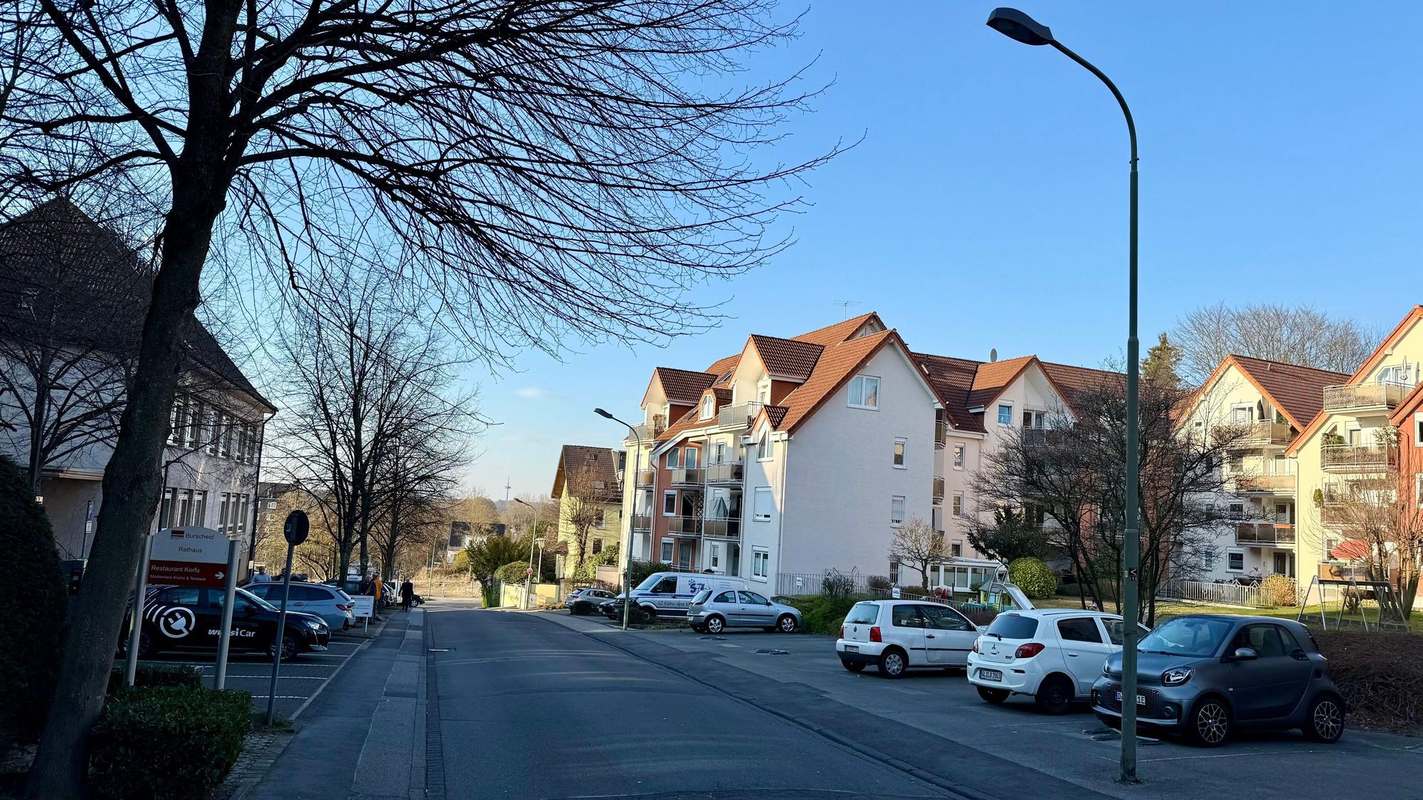 Straßenlaterne am Burscheider Rathaus