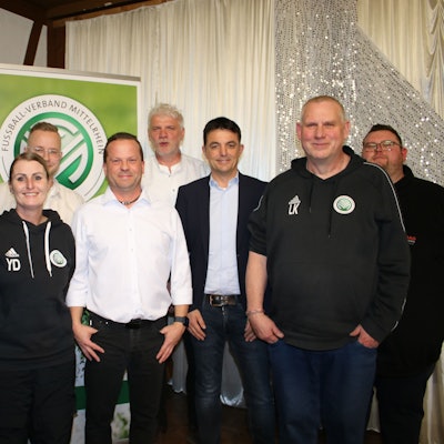 Gruppenfoto des Kreisjugendausschusses und seiner Beistzer.