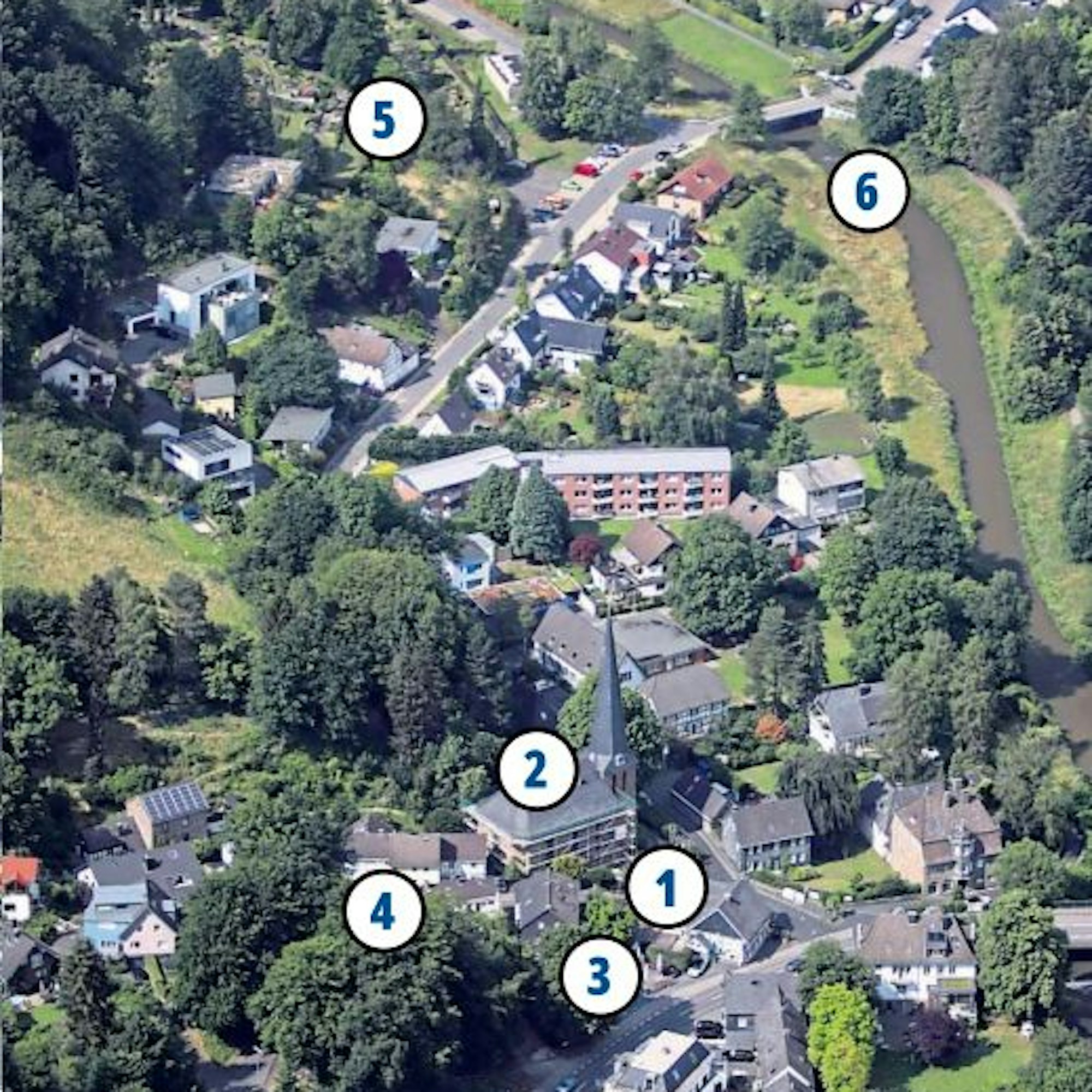 Auf einem Luftbild von Rösrath-Hoffnungsthal sind Punkte eingezeichnet.