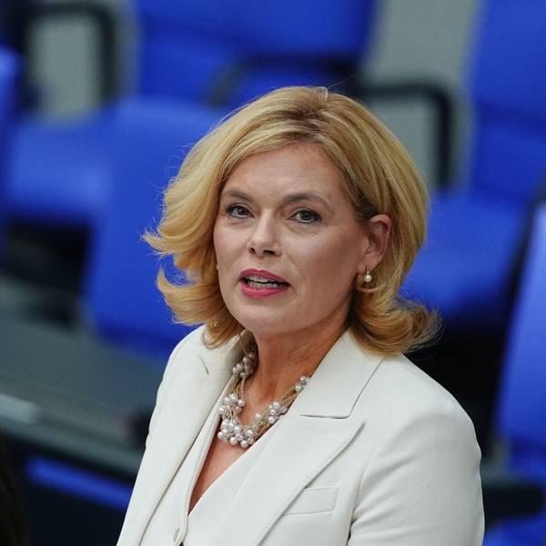 Julia Klöckner (CDU), Bundestagspräsidentin, spricht nach ihrer Wahl erstmals in ihrem neuen Amt bei der konstituierenden Sitzung des neuen Bundestags.