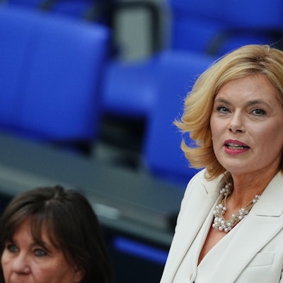Julia Klöckner (CDU), Bundestagspräsidentin, spricht nach ihrer Wahl erstmals in ihrem neuen Amt bei der konstituierenden Sitzung des neuen Bundestags.
