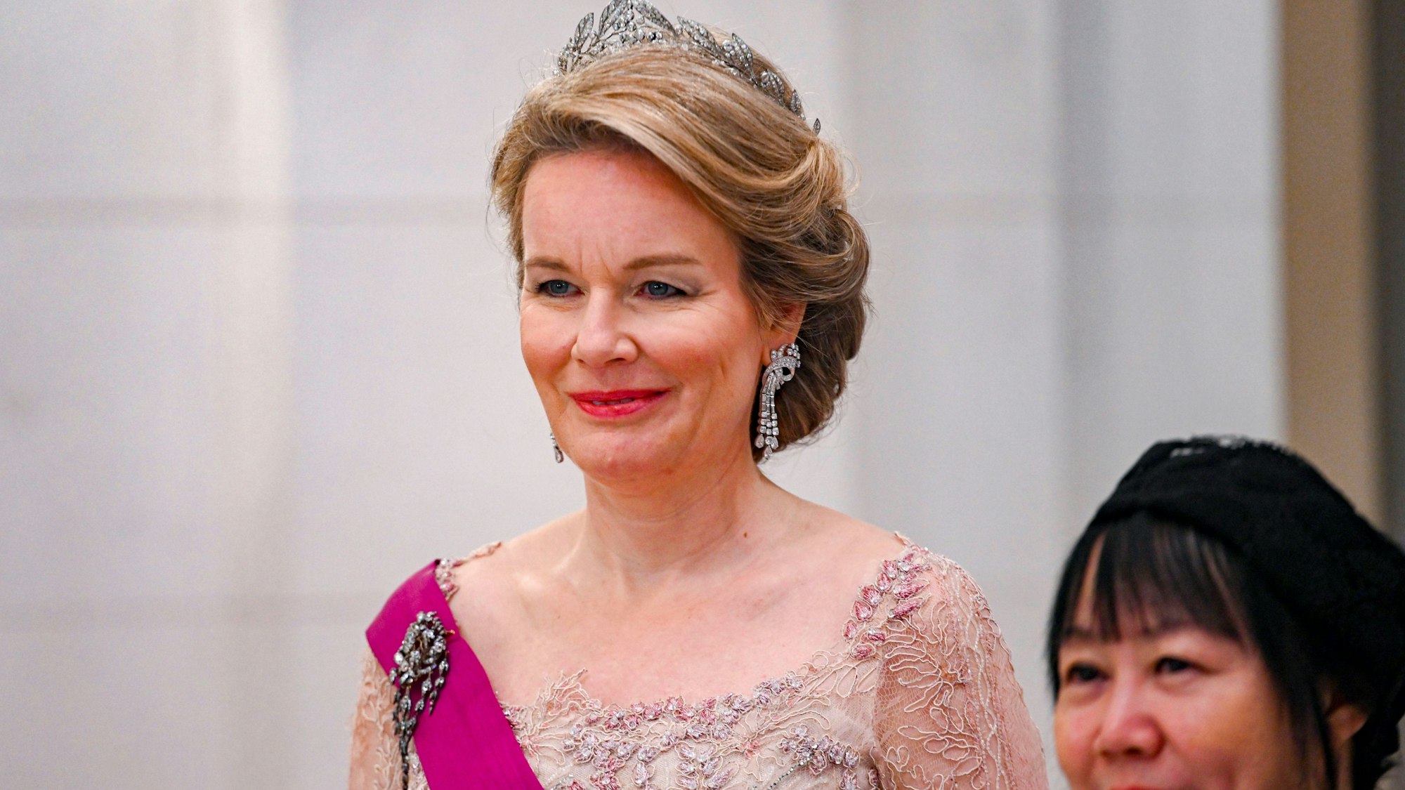 Königin Mathilde beim Staatsbesuch von S.E. Tharman Shanmugaratnam, Präsident der Republik Singapur.