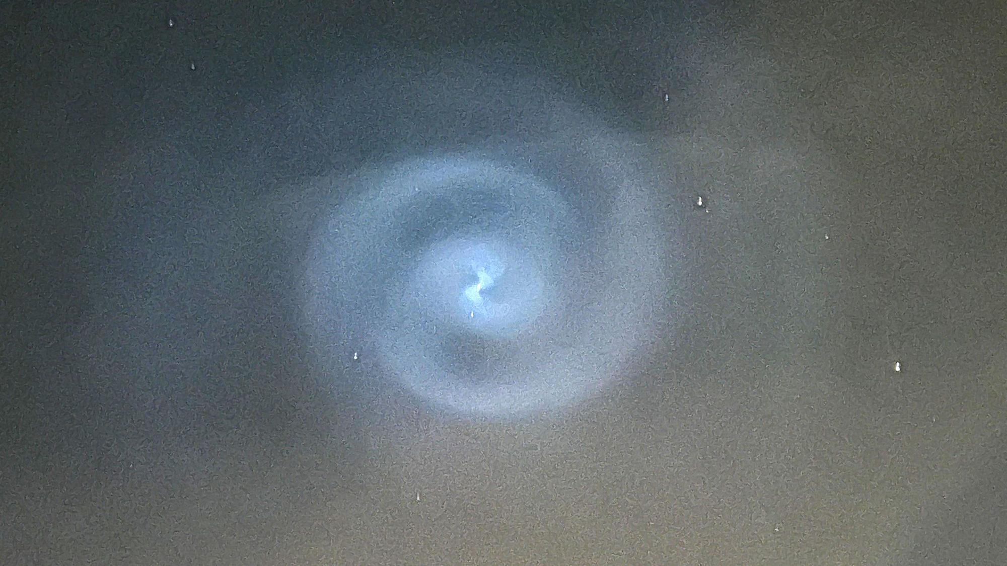 Eine Spirale sorgte am Nachthimmel über Deutschland für jede Menge Spekulationen.