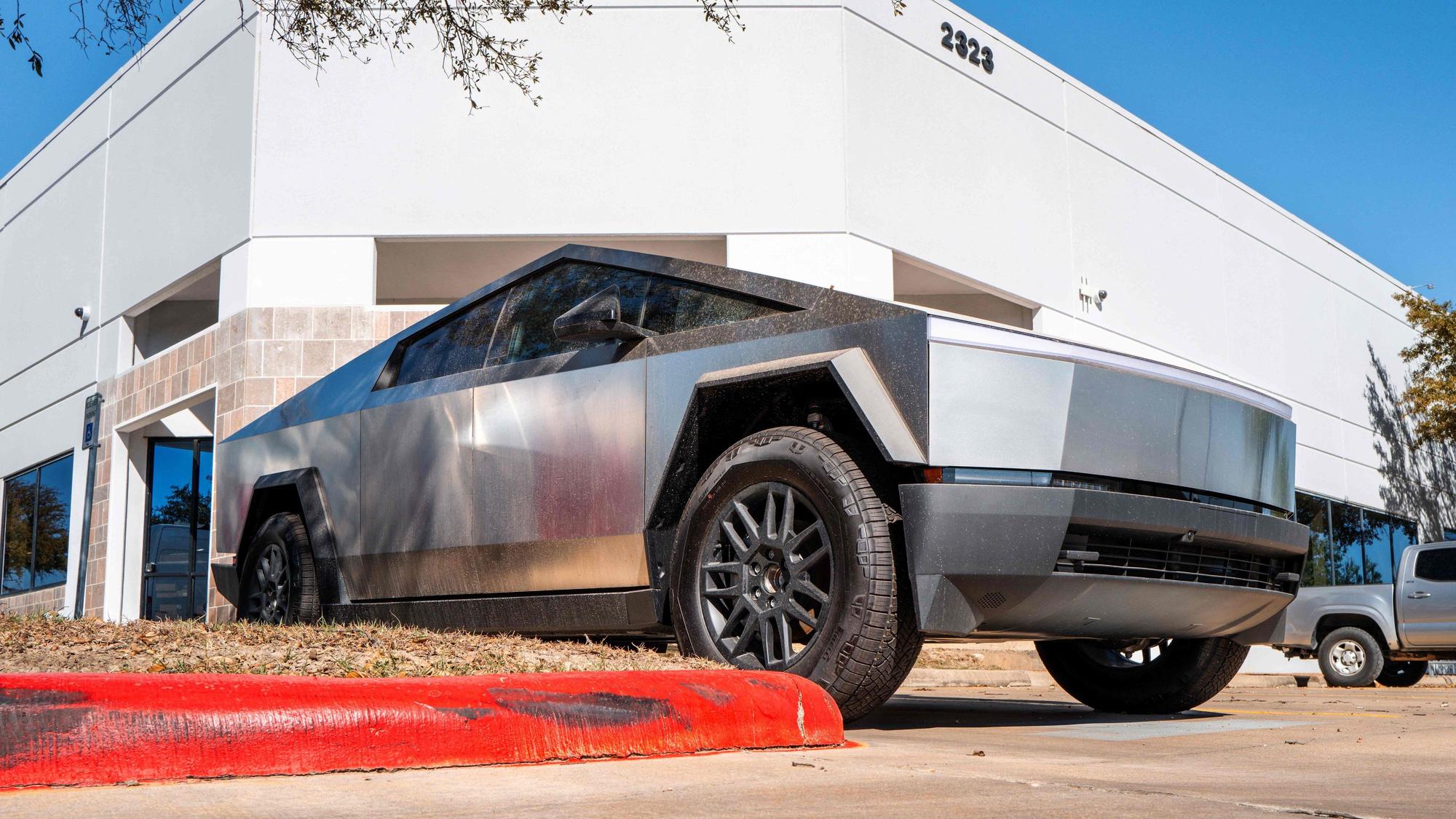 Ein Cybertruck der Marke Tesla