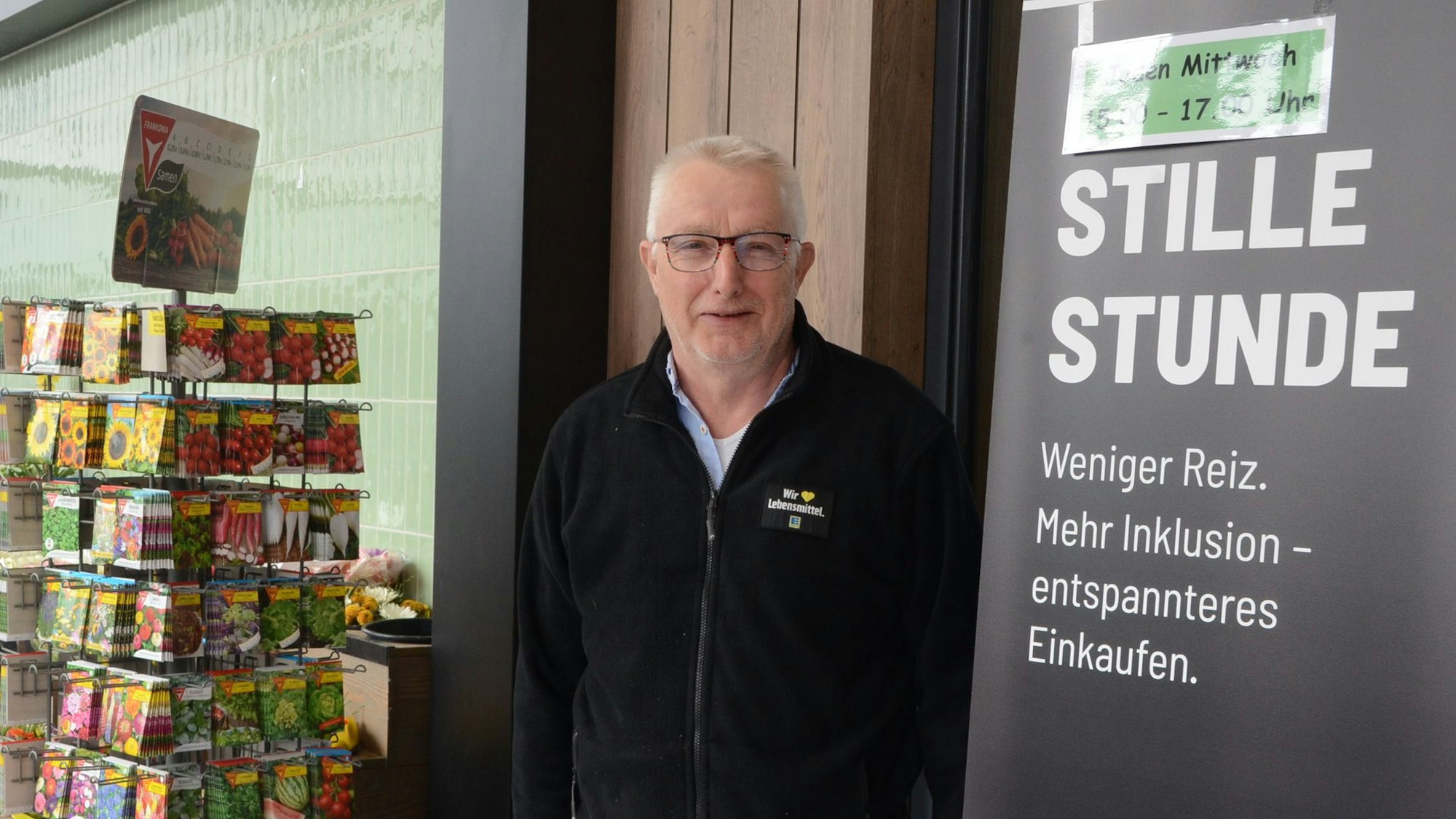 Heiner Kötter führt in seinem Seelscheider Edeka-Markt eine wöchentliche "Stille Stunde" ein.