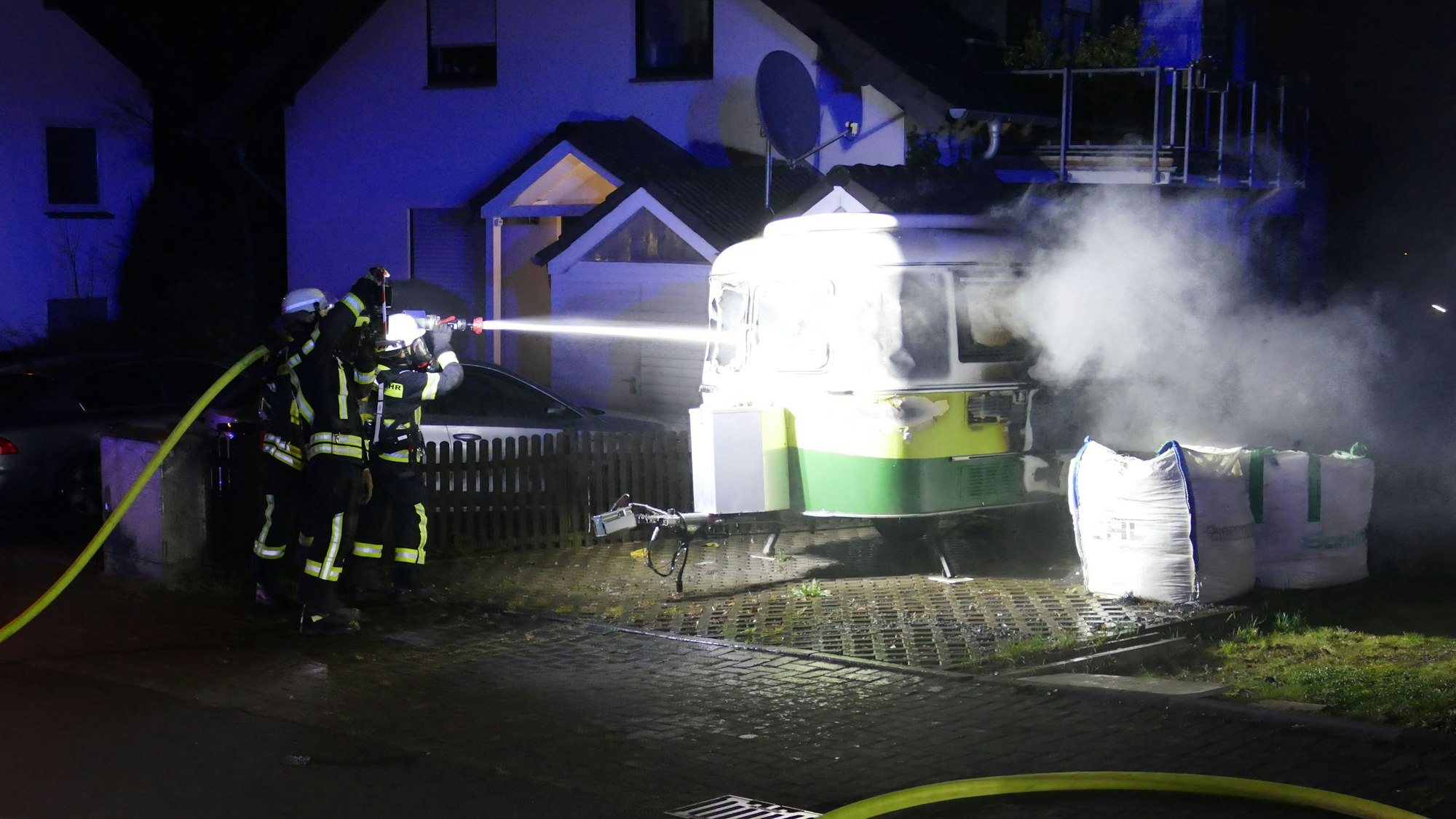Der Brandstifter, der im März eine Spur der Verwüstung durch Hennef gezogen hat, wurde jetzt vor dem Siegburger Schöffengericht verurteilt.