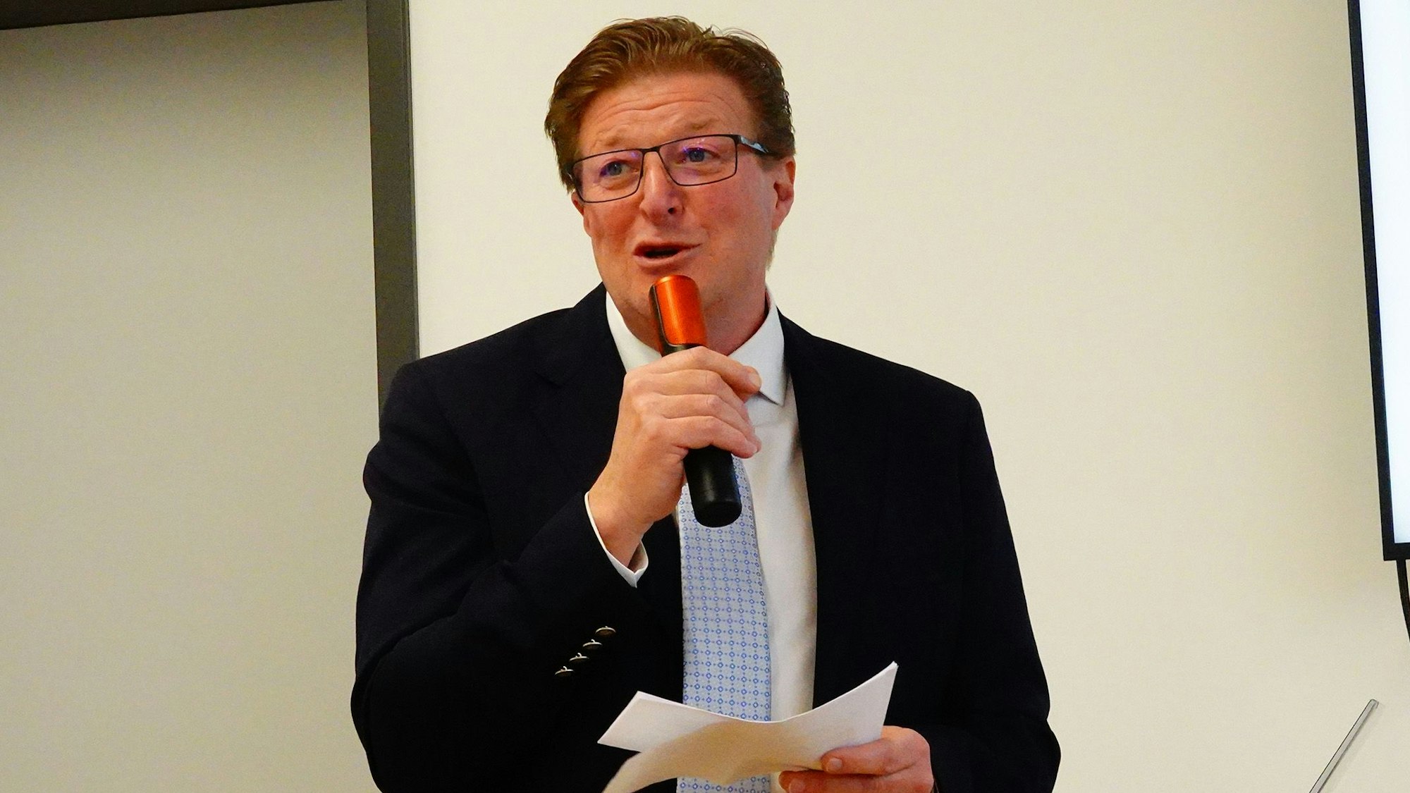 Addy Muckes berichtete kürzlich bei einer Veranstaltung über seine Erfahrungen beim Fasten.