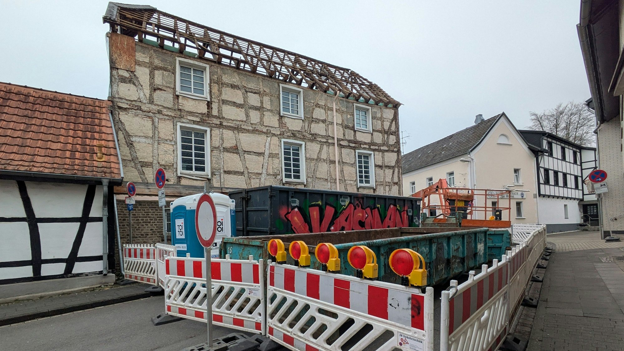 Das historische Haus Höckling in der Kronenstraße wird derzeit abgerissen.