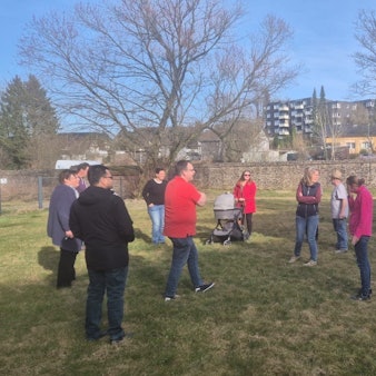 Auf dieser Fläche soll der Begegnungsgarten entstehen.