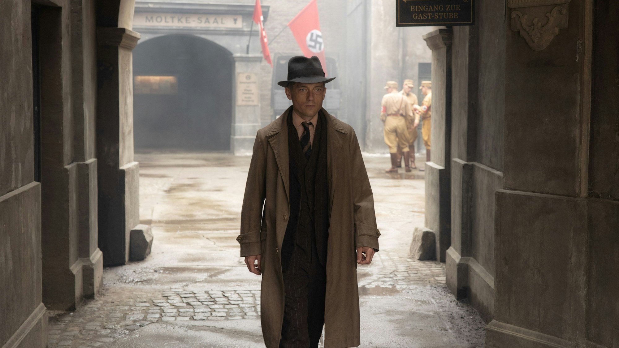 Hauptdarsteller Volker Bruch als Kommissar Gereon Rath in der vierten Folge von „Babylon Berlin“.