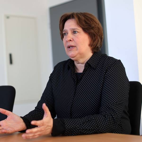 Mit effizienteren Serviceleistungen, Digitalisierung und zukünftig womöglich auch mit dem Einsatz von KI gleicht Amtsleiterin Christina Boeck den weiter bestehenden Mangel an Fachkräften aus.