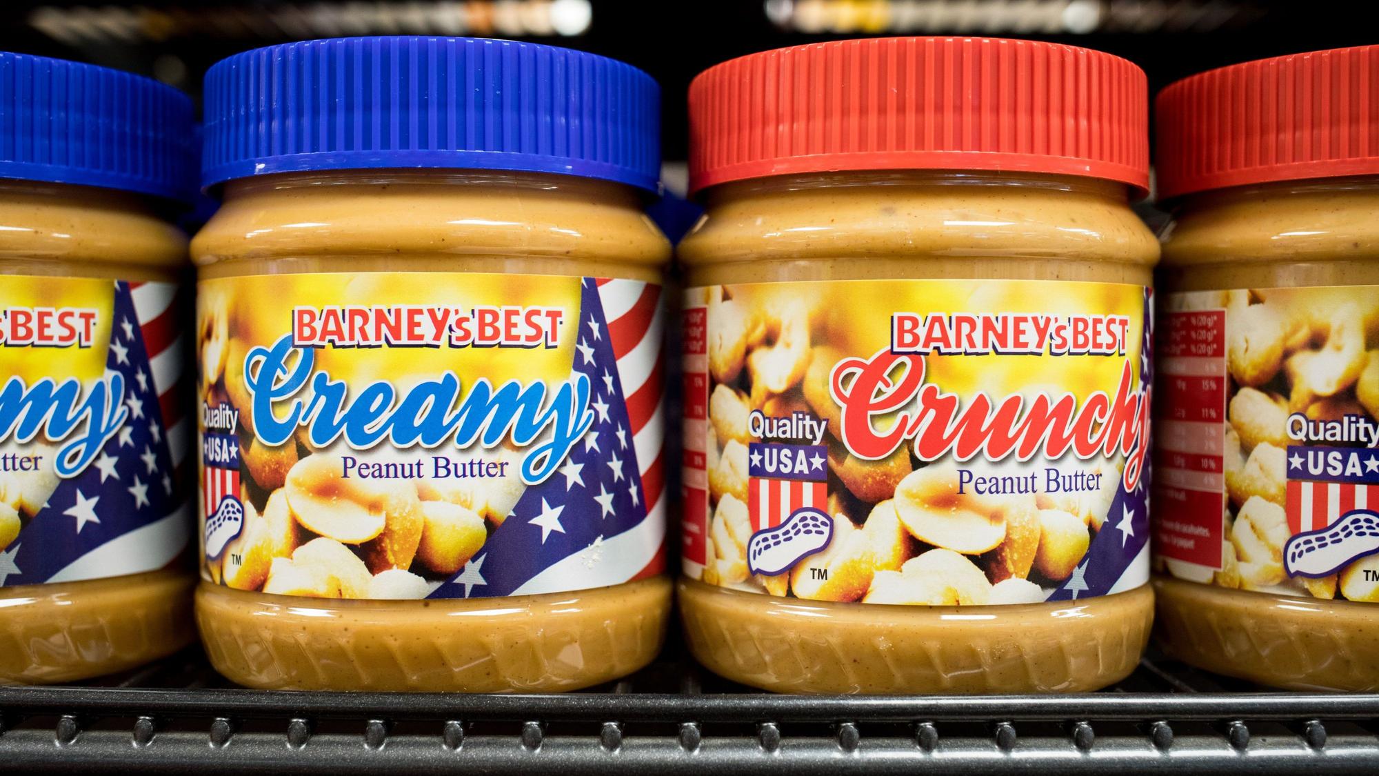 Was hat es mit der Auswahl auf sich? Im Handelsstreit zwischen den USA und der EU rücken gezielt Produkte wie Erdnussbutter, Bourbon, Wein und Olivenöl in den Fokus.