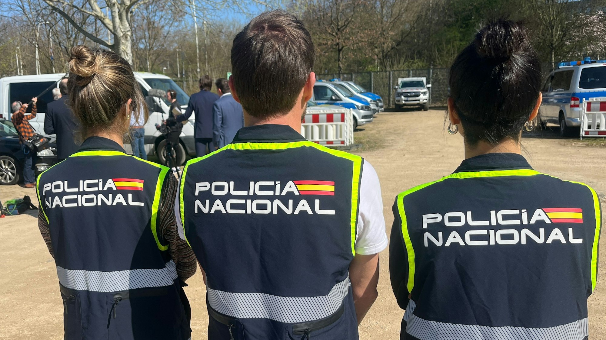 Beamte der policia nacional waren aus Spanien nach Bonn gekommen.