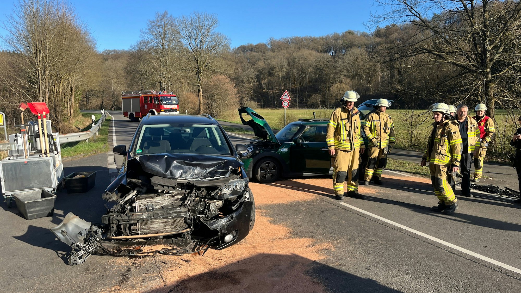Bei einem Unfall mit zwei Autos ist in Much auf der L 350 ein 82 Jahre alter Mann verletzt worden.