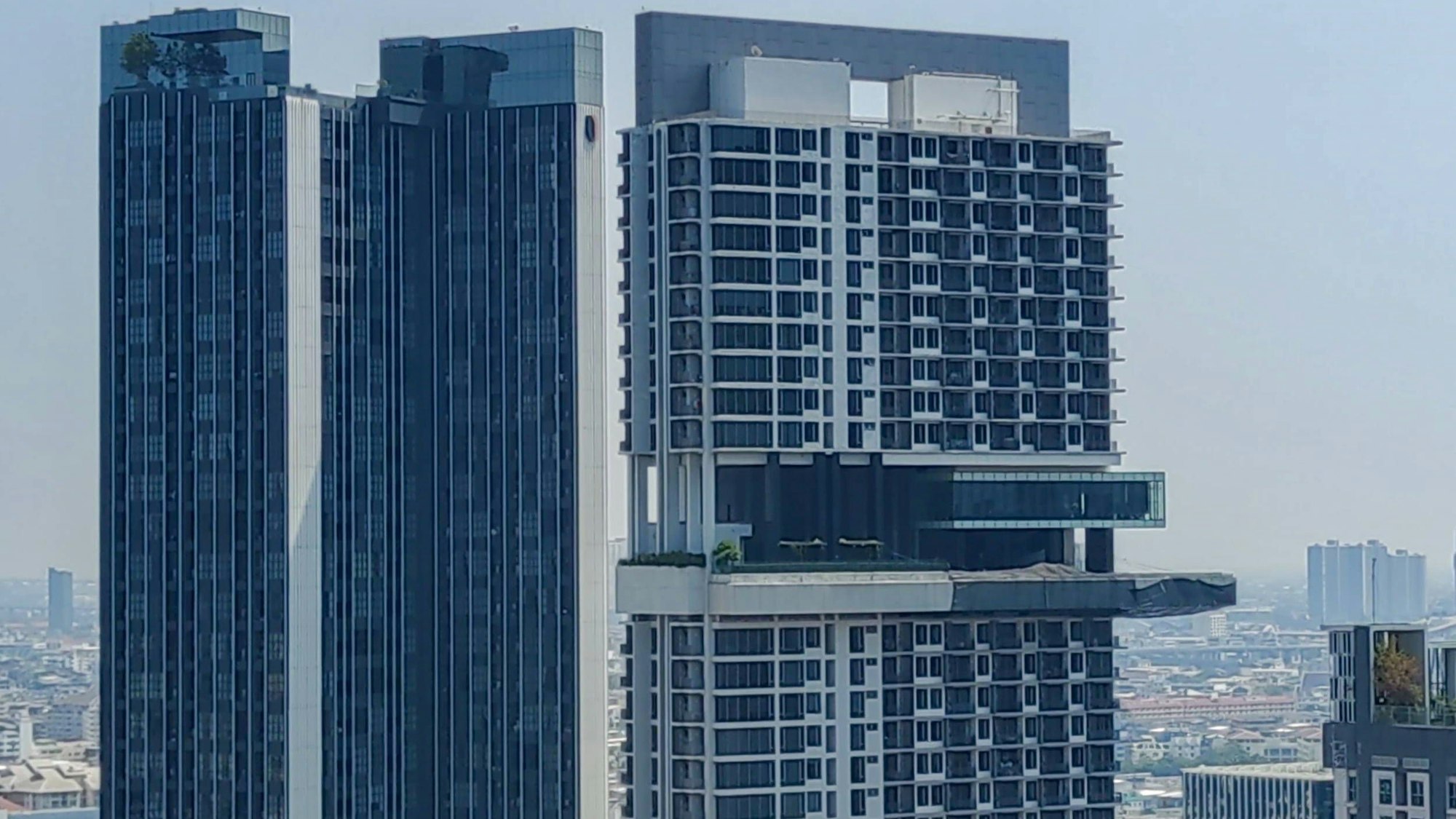 Vom Erdbeben beschädigtes Gebäude in Bangkok.