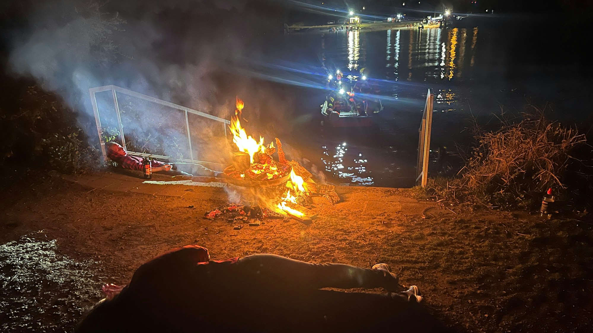 Zum Übungsszenario gehörten zwei Brandstellen, bei denen es Schwerverletzte zu retten galt.
