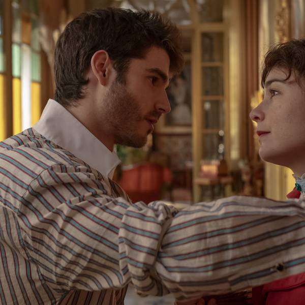 MANUAL PARA SEÑORITAS. Álvaro Mel as Santiago, Nadia de Santiago as Elena in episode 04 of MANUAL PARA SEÑORITAS. Cr. Manuel Fernández Valdes/NETFLIX 2024