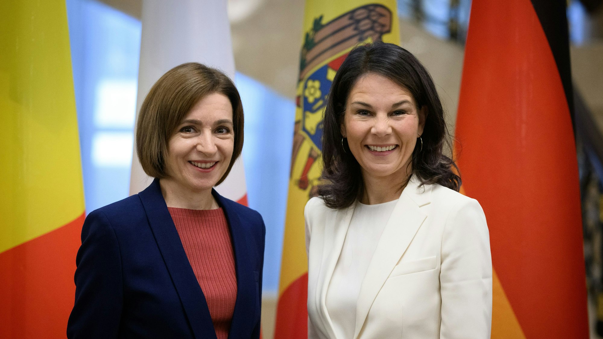 Im September reiste Annalena Baerbock (r) bereits einmal nach Moldau. Hier ist sie mit Präsidentin Maia Sandu zu sehen. (Archiv)