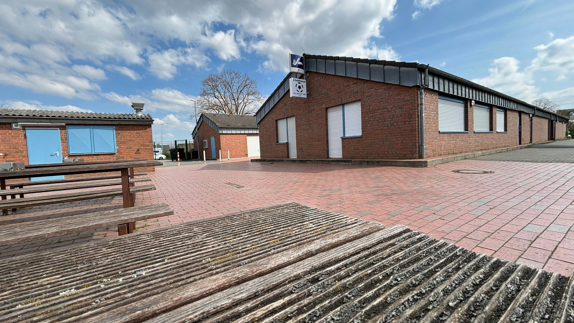 Das Bild zeigt die Tomberghalle in Großvernich.