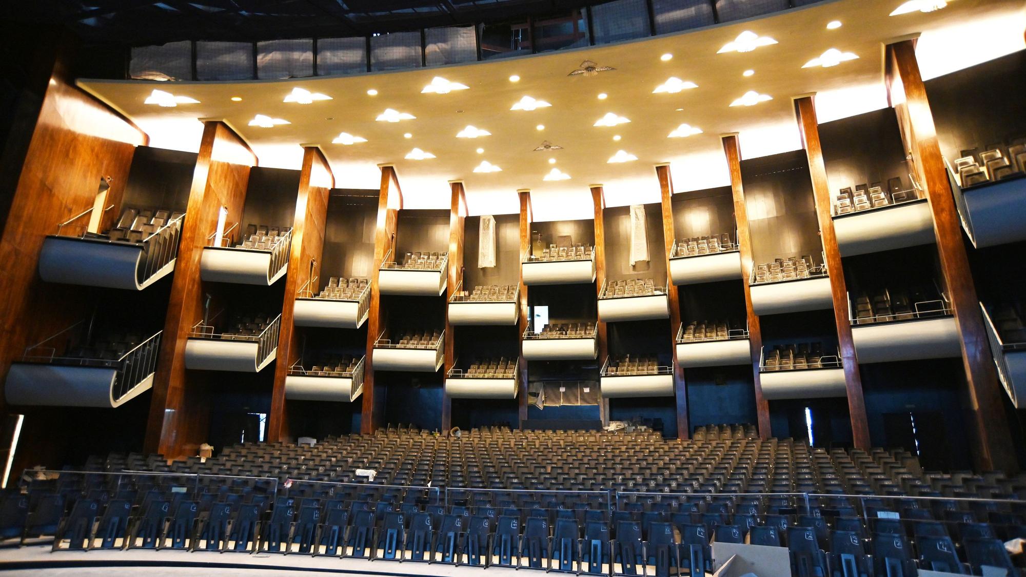 Ein Blick in den Opernsaal (April 2025).