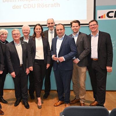Das Gruppenbild der CDU beim Neujahrsempfang im Bürgerforum Hoffnungsthal demonstrierte Gemeinsamkeit: Doch die CDU ist in Rösrath zerstritten.