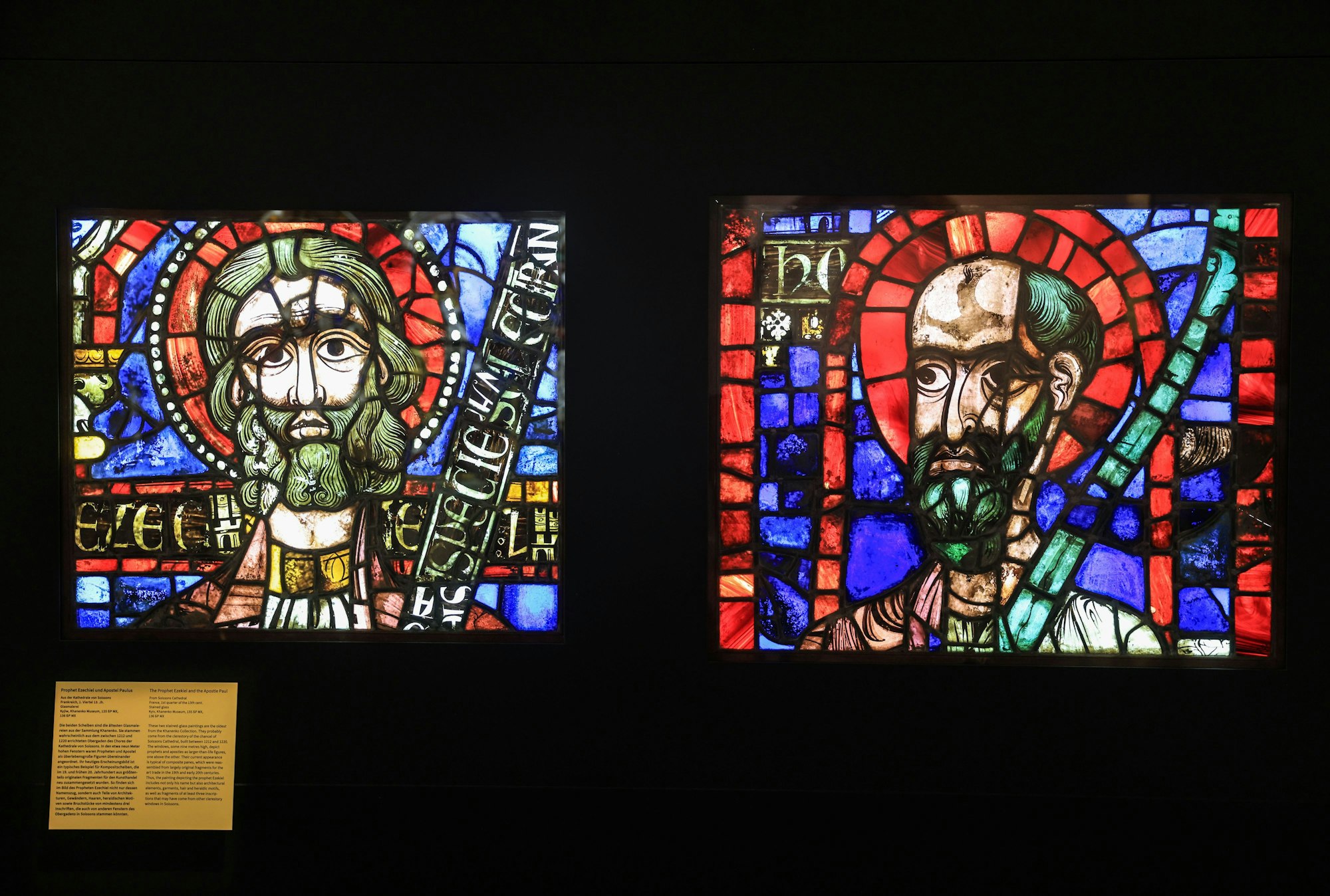 Die Glasmalereien „Apostel Paulus“