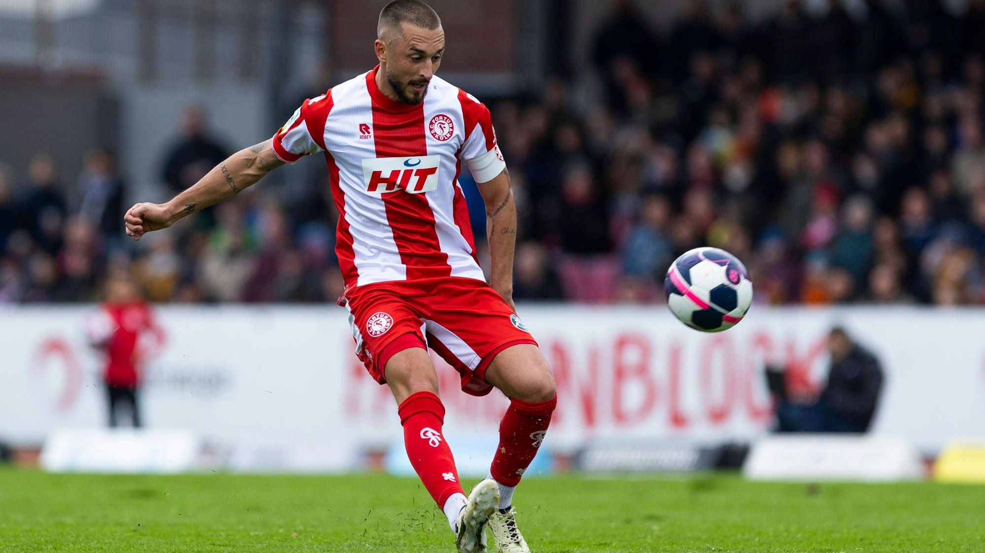 RECORD DATE NOT STATED Regionalliga West Fortuna Köln - Rot-Weiß Oberhausen, 12.10.2024 Stipe Batarilo Fortuna Köln, 8. Regionalliga West, Fortuna Köln - Rot-Weiß Oberhausen, 11. Spieltag, am 12.10.2024, Südstadion, Köln *** Regionalliga West Fortuna Köln Rot Weiß Oberhausen, 12 10 2024 Stipe Batarilo Fortuna Köln, 8 Regionalliga West, Fortuna Köln Rot Weiß Oberhausen, 11 Matchday, on 12 10 2024, Südstadion, Cologne Copyright: xBEAUTIFULxSPORTS/Meuselx