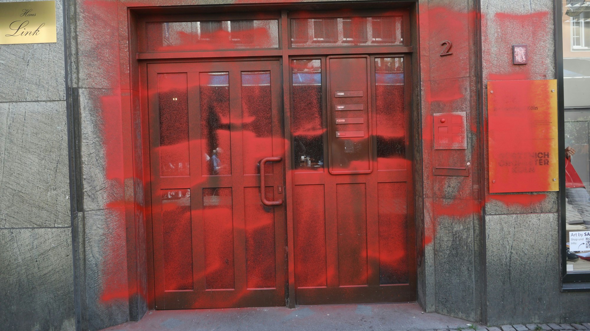 03.04.2025, Köln: Die CDU Parteizentrale am Unter Taschenmacher Ziel von einem Anschlag. Foto: Arton Krasniqi