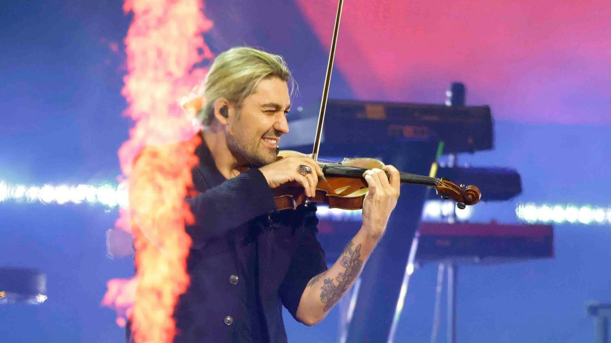 David Garrett (* 4. September 1980 in Aachen als David Bongartz, Deutsch/Amerikanischer Violinist) gastiert mit Orchester und seiner Band auf seiner "Millennium Symphony“-Tour
am 03. April 2025
in der Lanxess Arena, Deutz-Kalker Straße 1, 50679 Köln