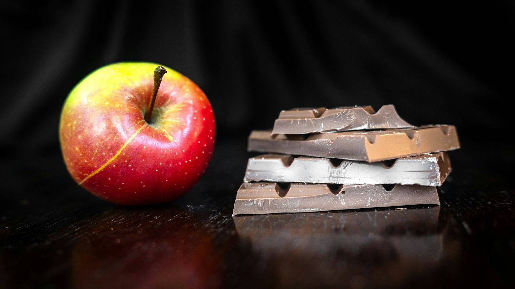 Bei einer Orthorexie wird Essen in gut und böse eingeteilt. (Illustration)