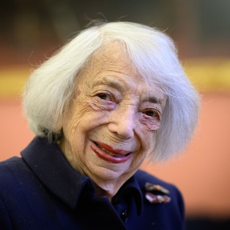 Das Foto zeigt Margot Friedländer, Holocaust-Überlebende und Ehrenbürgerin von Berlin, im Festsaal des Roten Rathauses.