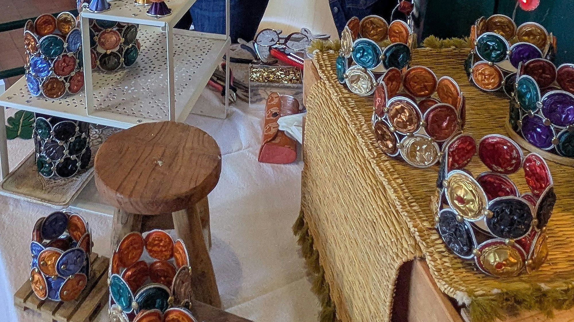 Upcycling von Stefanie-Maria Burdziak-Albing: Aus Kaffee-Kapseln wurden Teelichthalter.