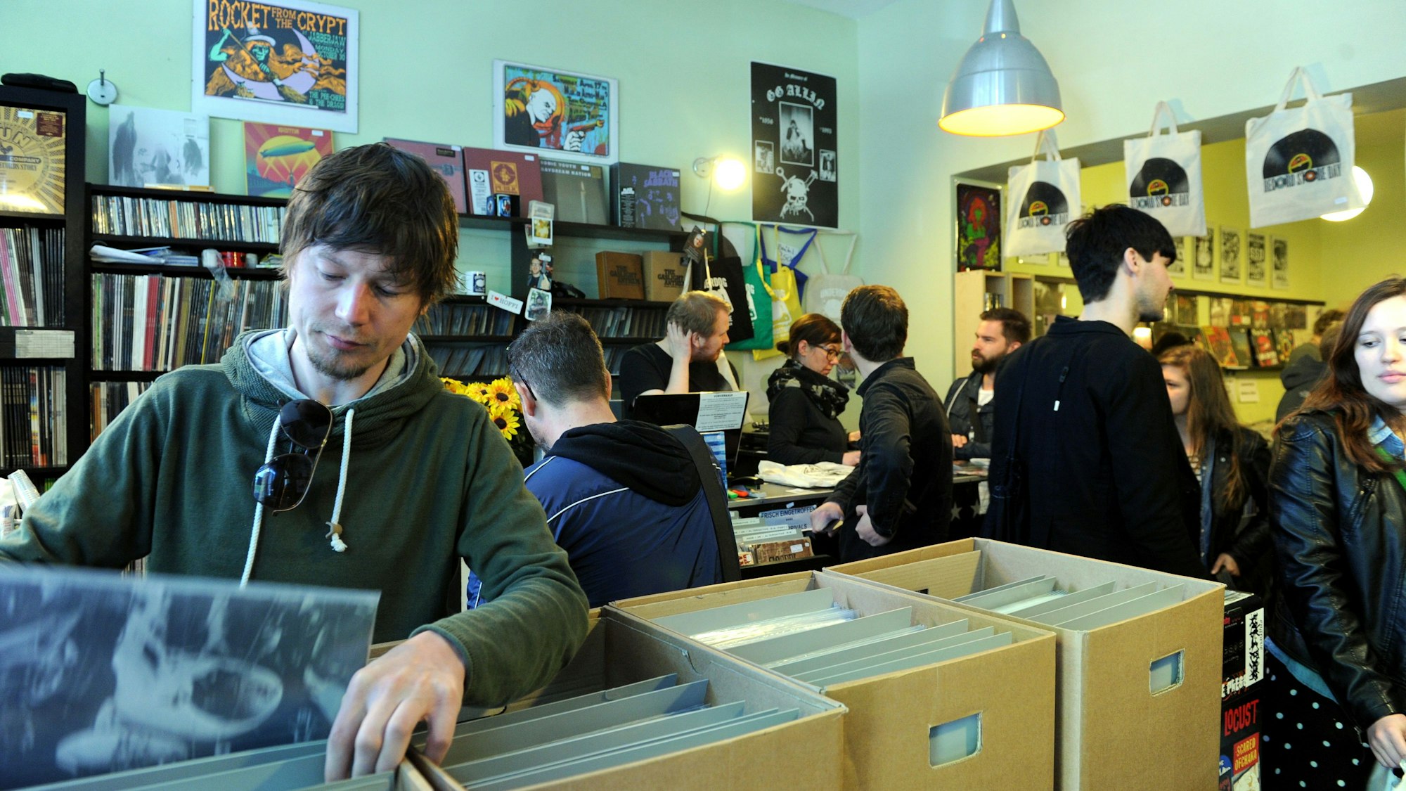 Das Bild zeigt den Kölner Plattenladen Underdog in der Ritterstraße im Jahr 2014.