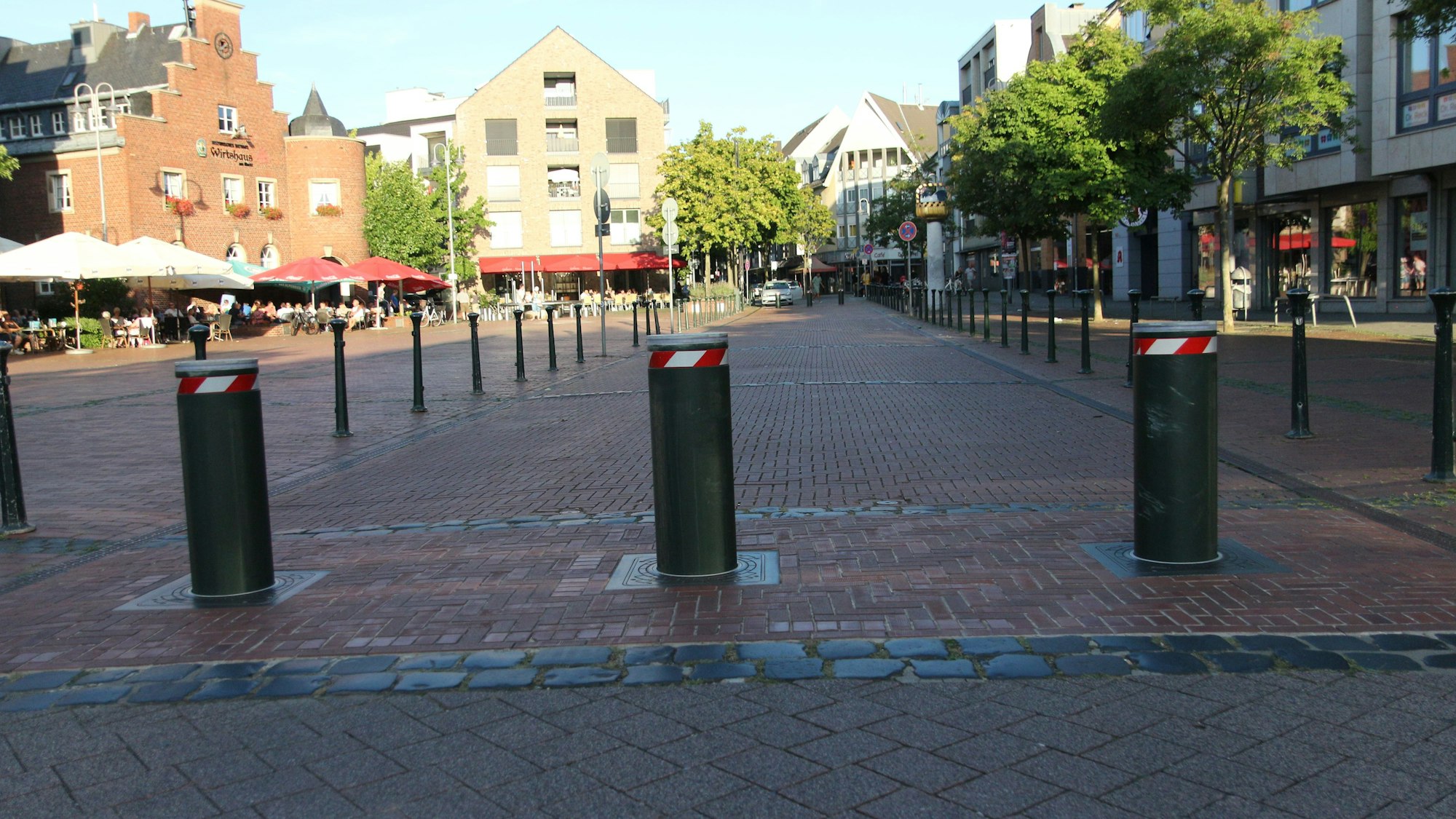 Auf dem Foto ist der Marktplatz in Pulheim zu sehen.