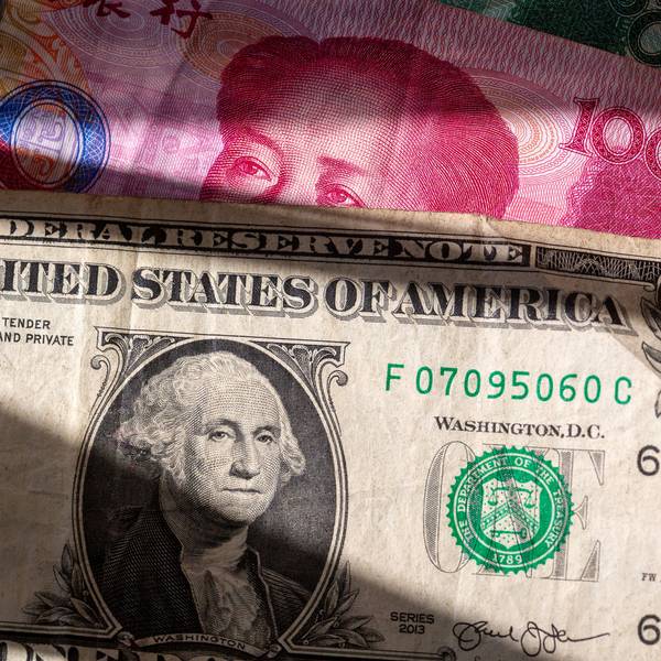 Banknoten der Vereinigten Staaten und der Volksrepublik China.