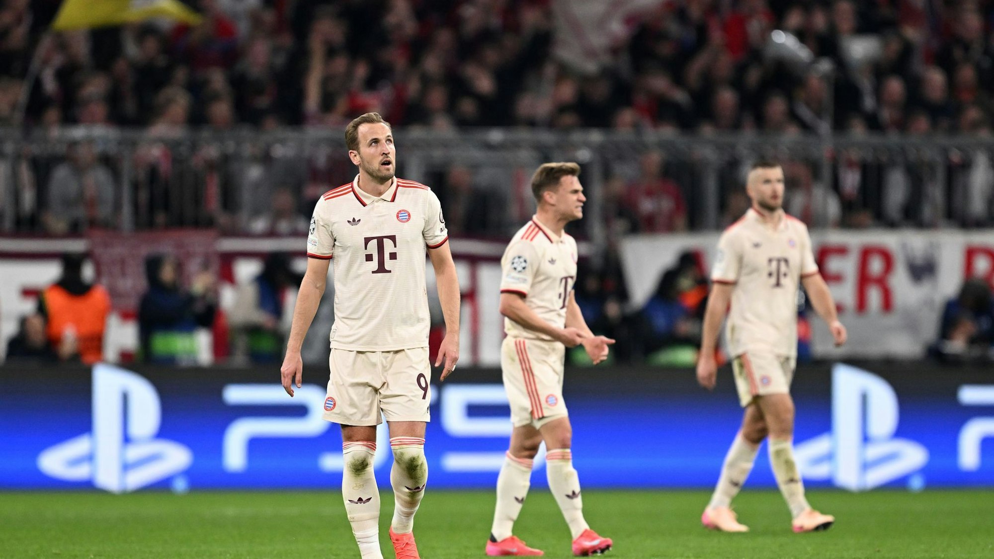 Dem FC Bayern droht das Aus im Champions-League-Viertelfinale.