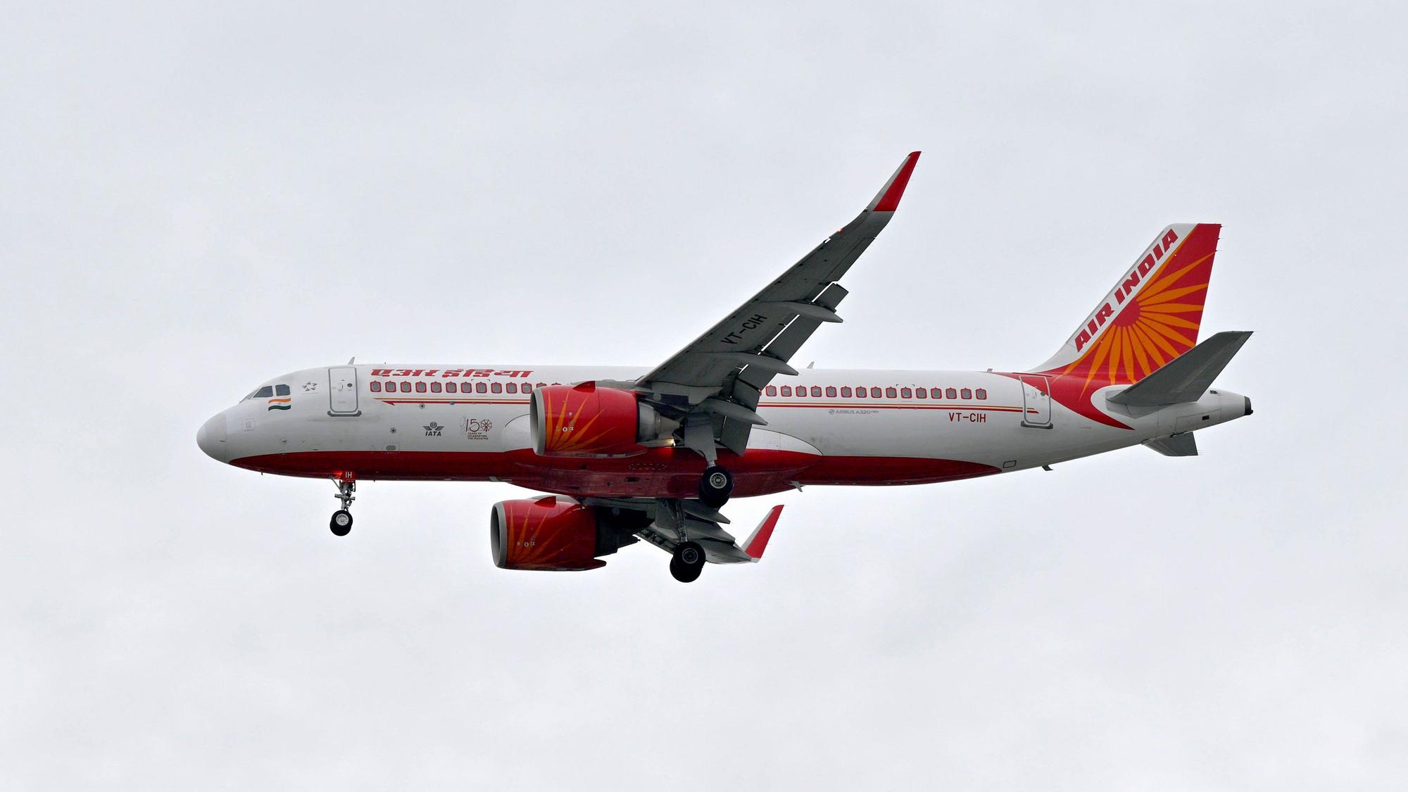 Ein Airbus A320neo der Air India beim Start.