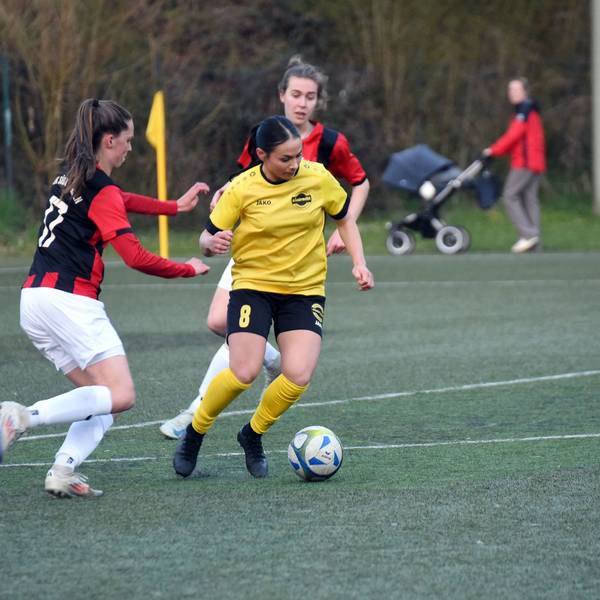Spielszene aus dem Frauenfußball