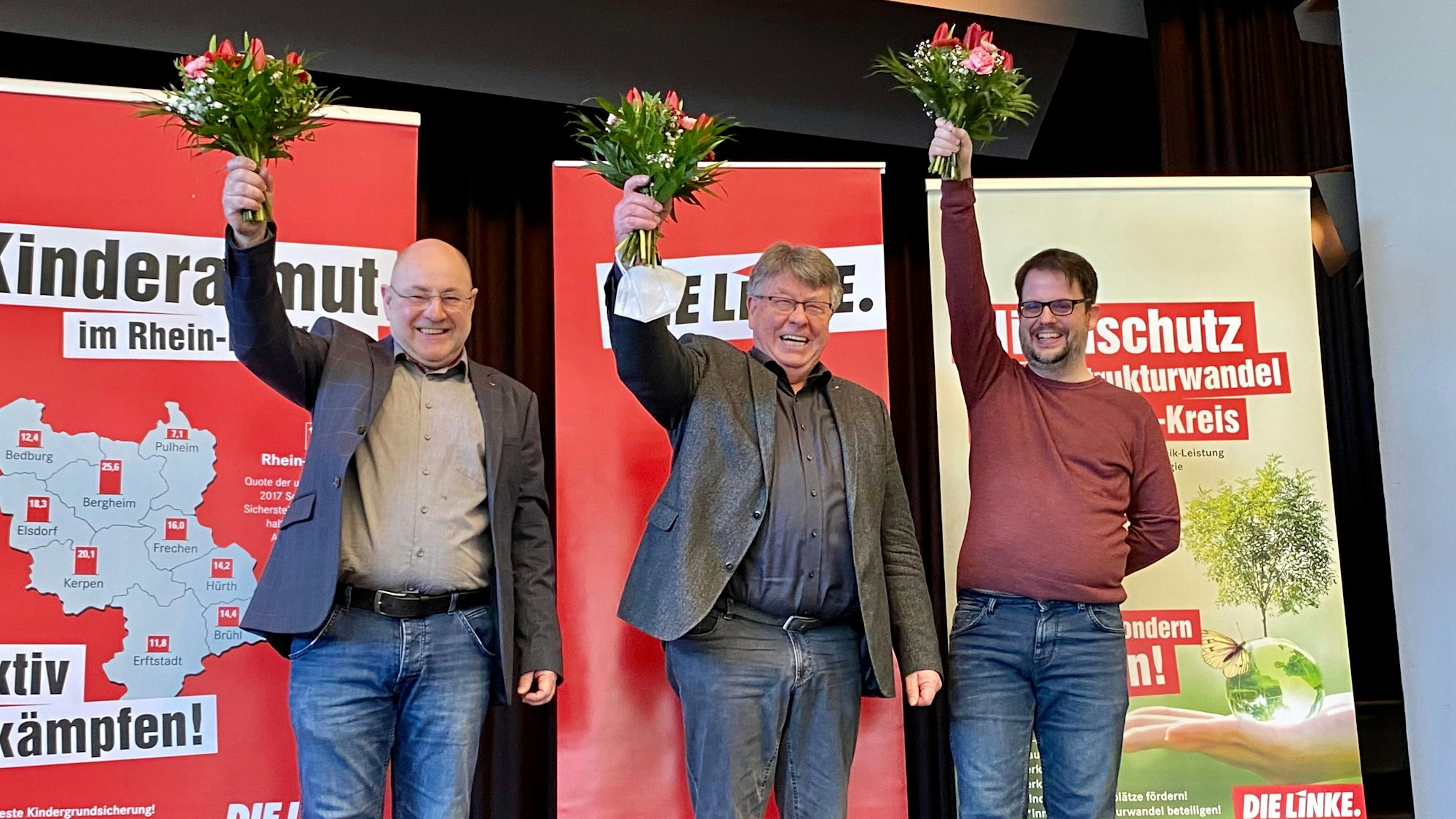 Nach seiner Nominierung als Kandidat für die Landtagswahl war Hans Decruppe (Mitte) die Freude anzusehen.