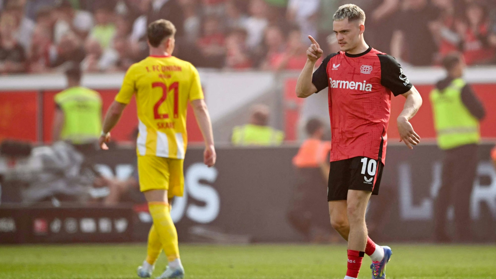 Zurück auf dem Platz, aber noch gleich wieder der Alte: Florian Wirtz (r.).