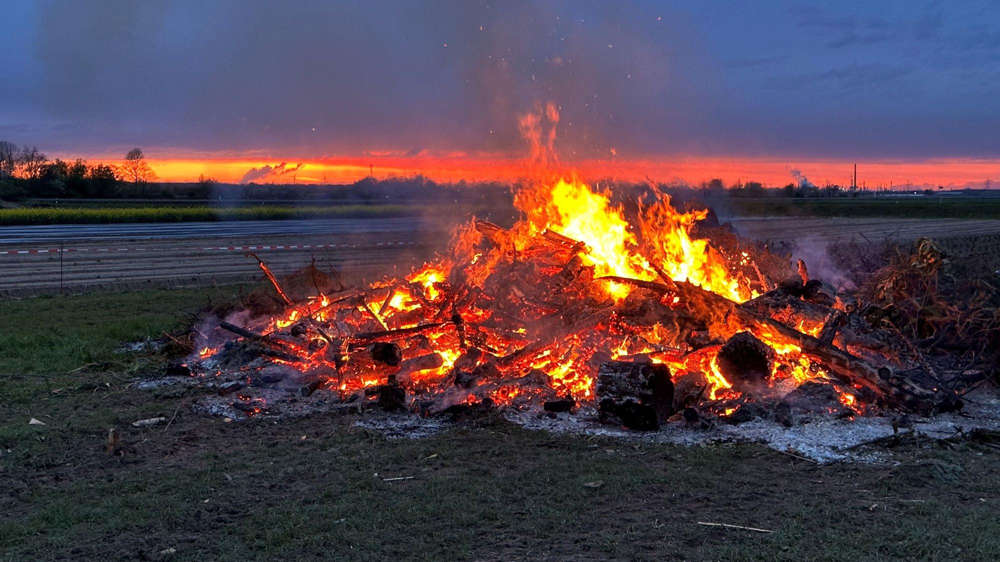 Die Löschgruppe Eschmar hatte am vergangenen Ostersamstag zum großen Osterfeuer eingeladen.