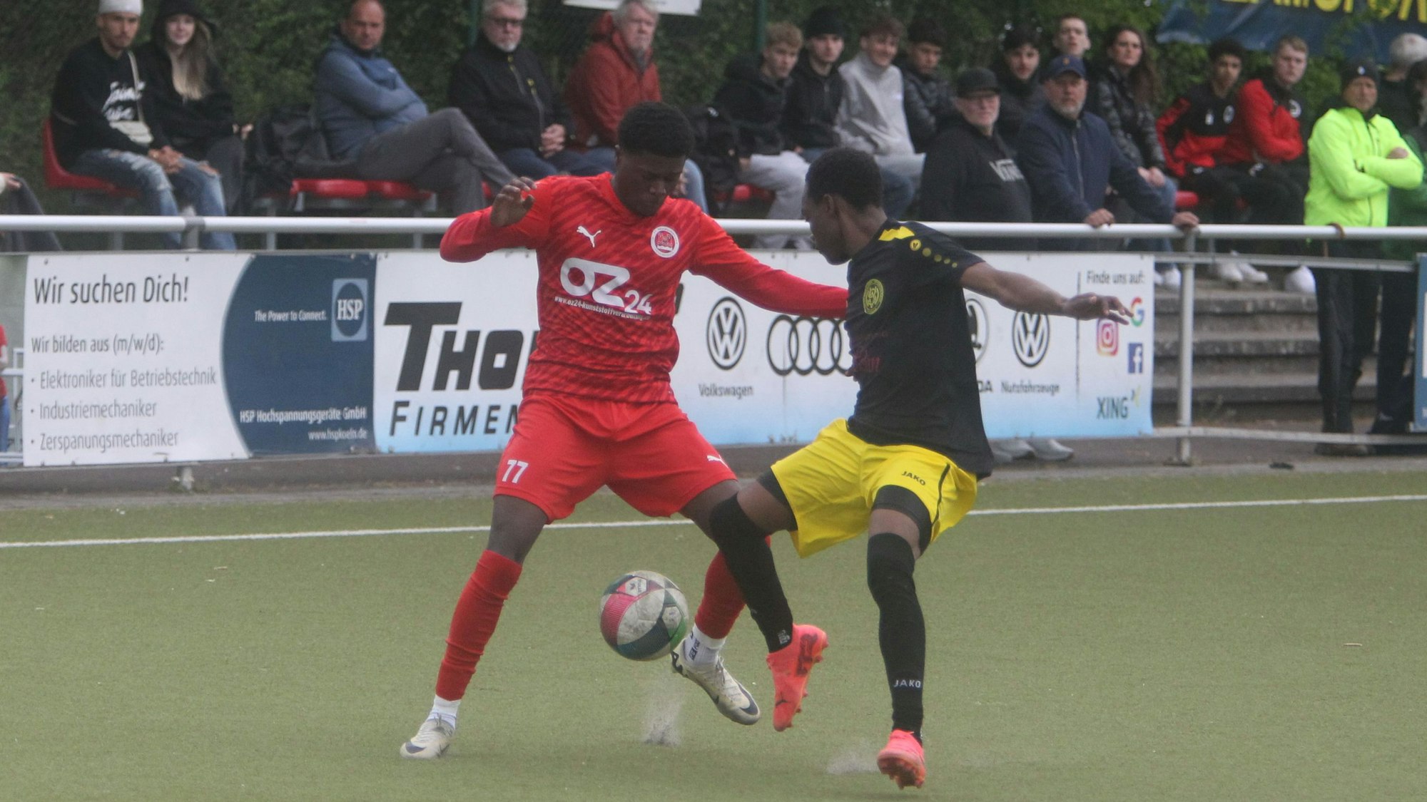 Senyo Amouzou-Glikpa und Rufaro Kuzoraunya