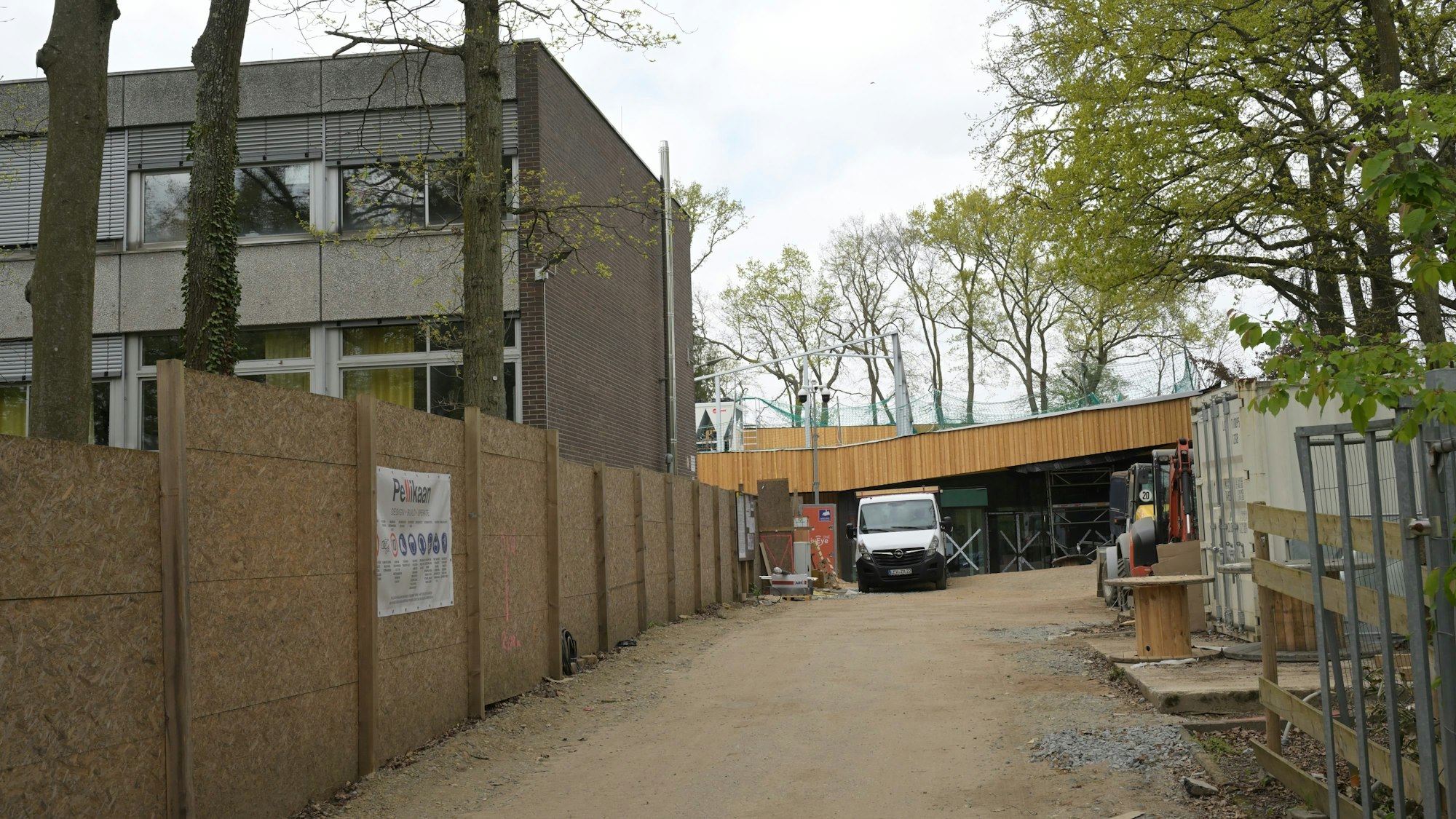 Das Foto zeigt das Schulgelände am Mohnweg